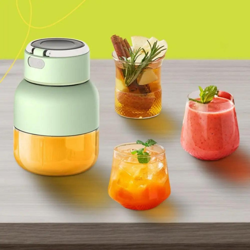 FreshMix – przenośny mini kubek na sok z owoców i warzyw