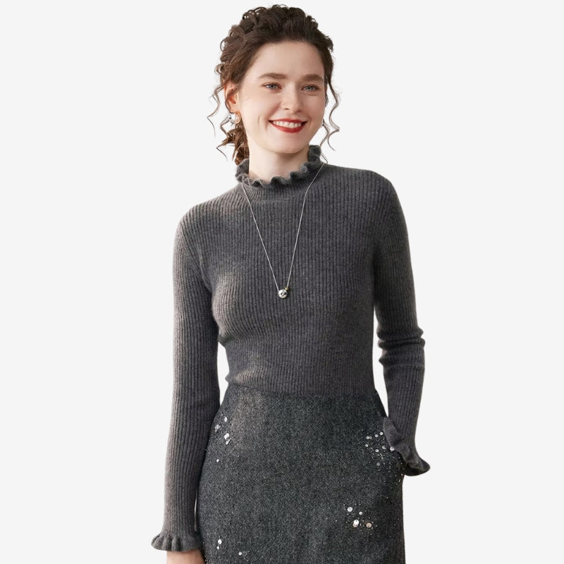 Rosalie - Dopasowany sweter z falbanami na rękawach i wzorem w paski