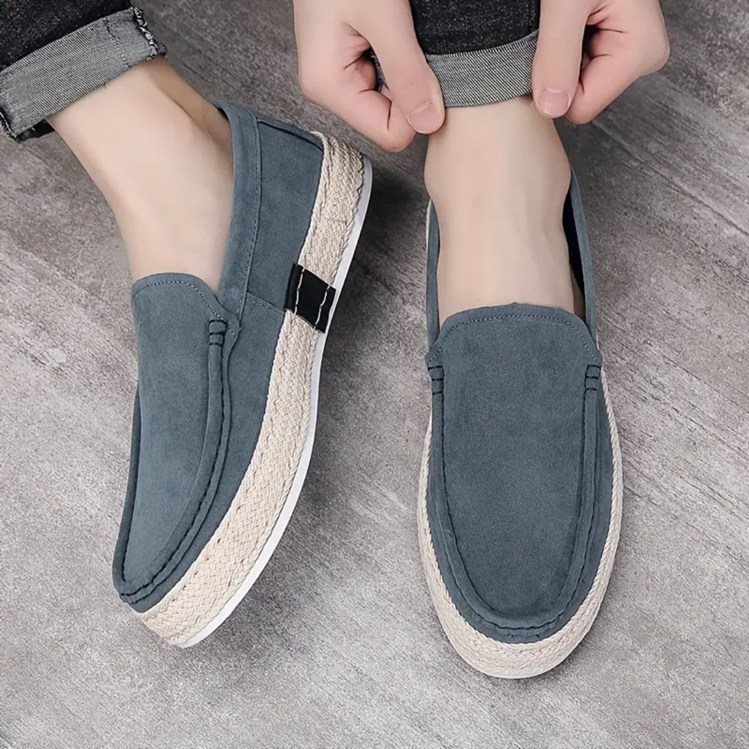 Aiden - Pantofi slip-on cu partea superioară texturată și talpă robustă