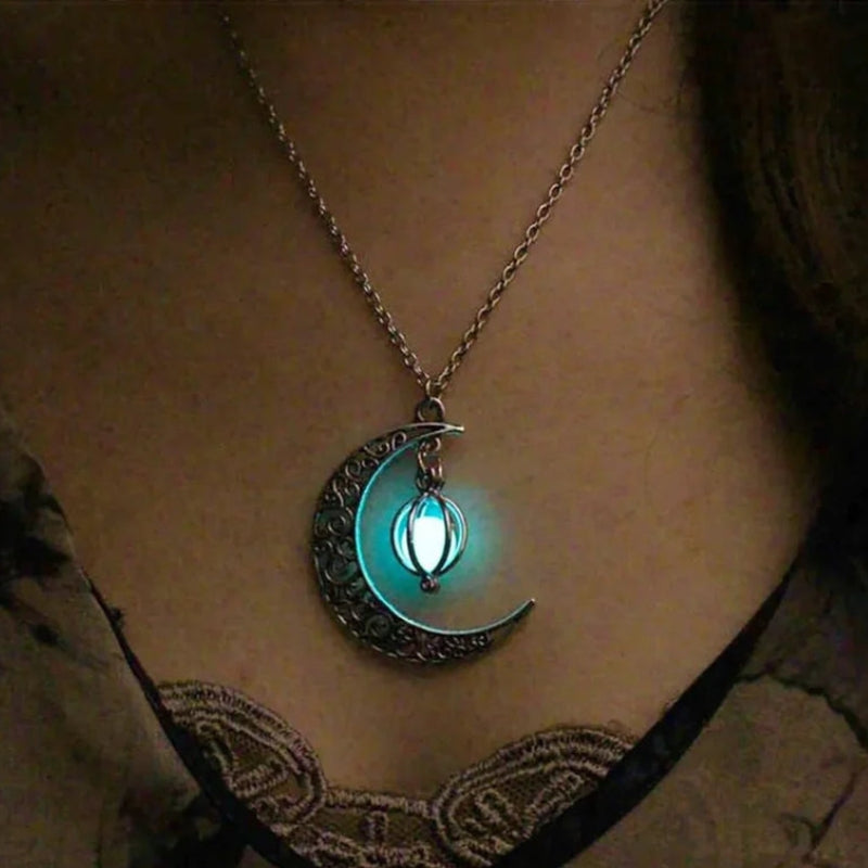 Margaret - Collier avec pendentif en perles et design inspiré de la lune