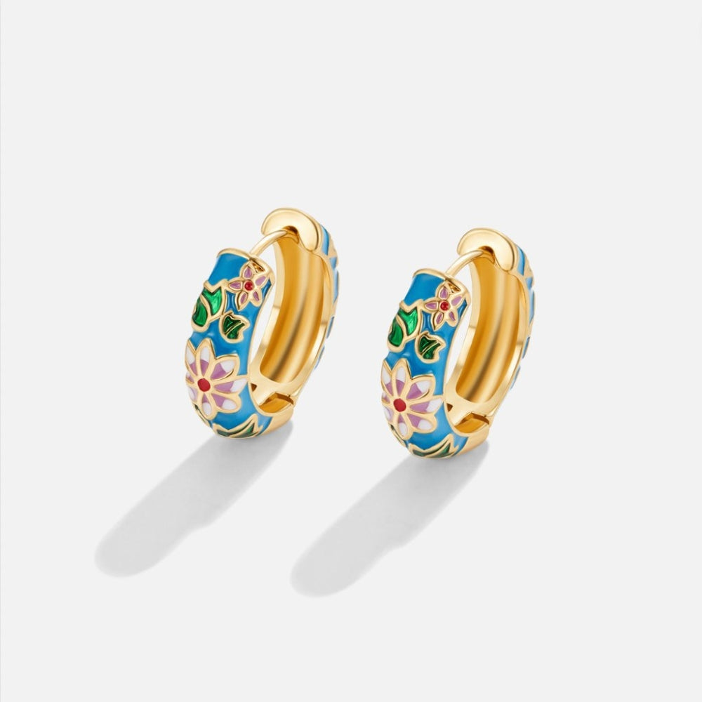 Fiona - Delicate hoop earrings with vibrant floral details and round design