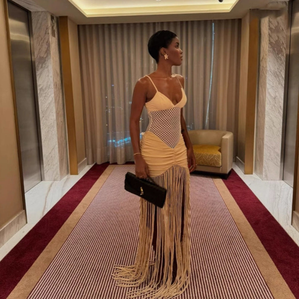 Maria – Stylowa długa sukienka na ramiączkach z elegancką, płynną sylwetką