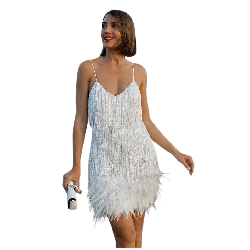 Anna – Rochie de cocktail albă elegantă cu franjuri și finisaj cu pene