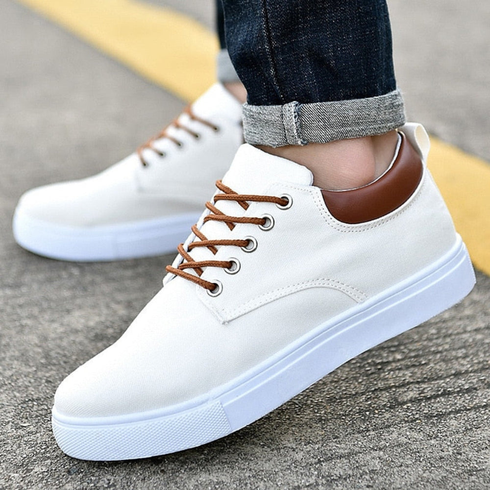 Steave – Flat sneakers with supportive sole and comfortable fit