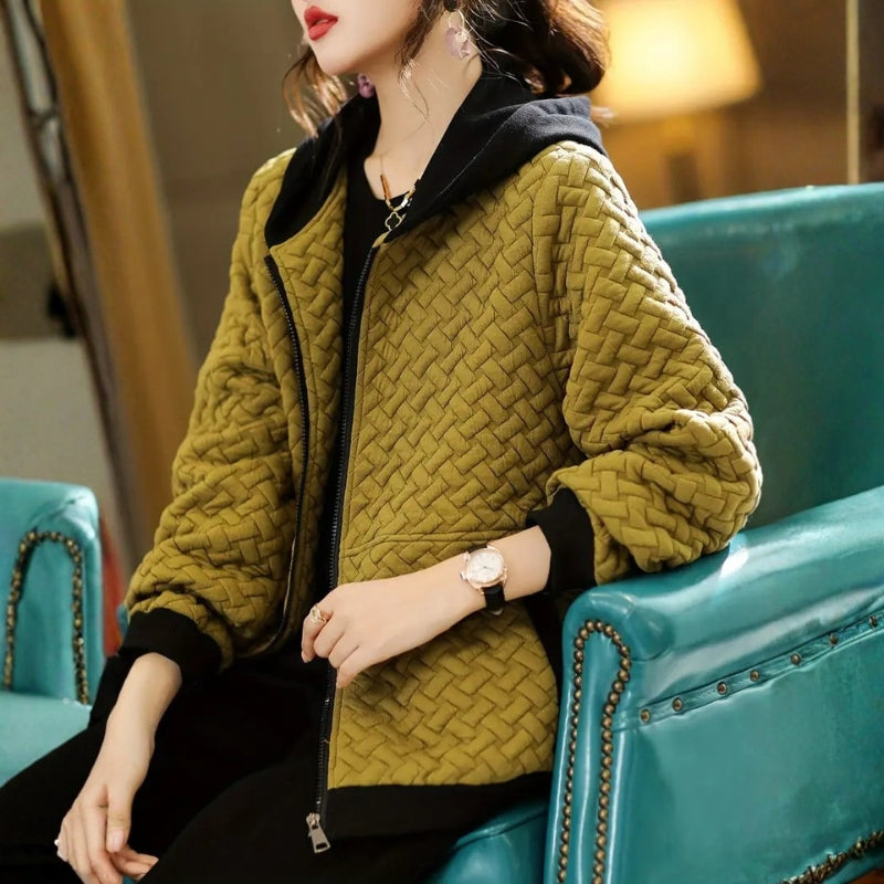 Sophia – Long sleeve hooded jacket with braided pattern and zipper
