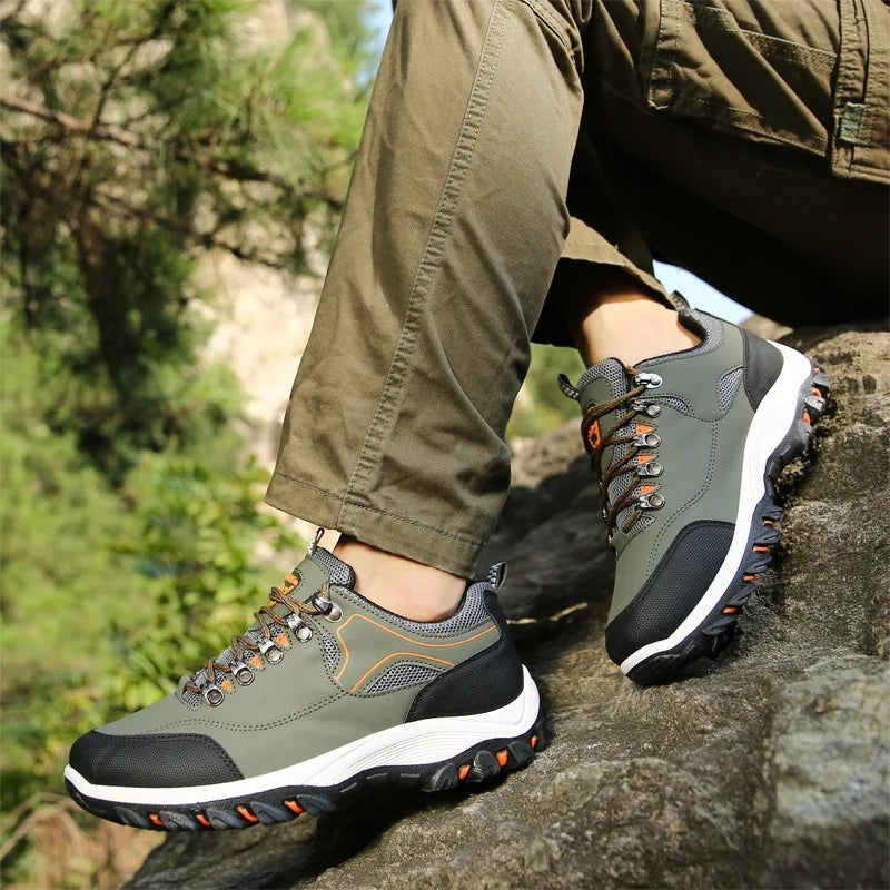 Max - Modern sneakers with lace-up closure