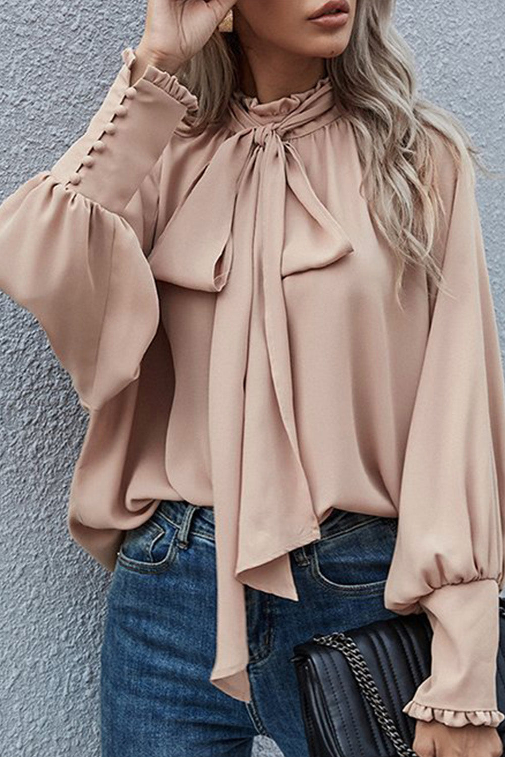 Mora – Bluza elegantă cu decolteu în formă de fluture și mâneci bufante