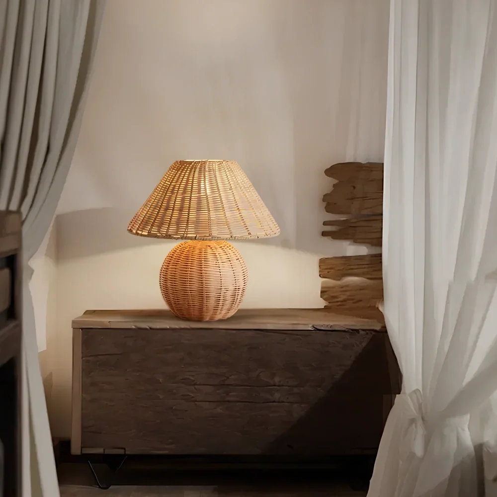 Bambora - Lampada da tavolo in bambù intrecciato alimentata tramite USB