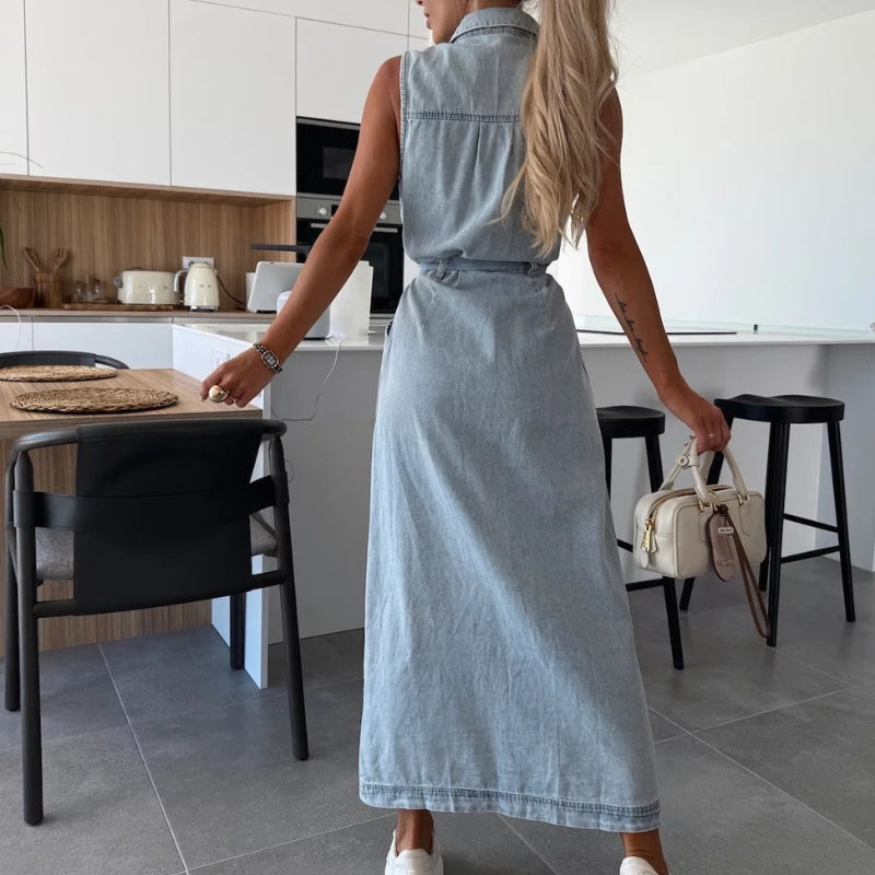 Leah – Rochie lungă fără mâneci, cu închidere cu nasturi și mai multe buzunare
