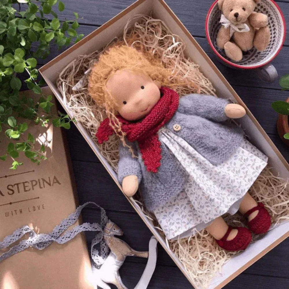 SoftWhisper – Păpușă lucrată manual pentru jocuri imaginative și dezvoltare creativă