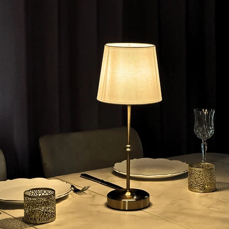 Brushedora - Lampada da tavolo senza fili con base in metallo spazzolato