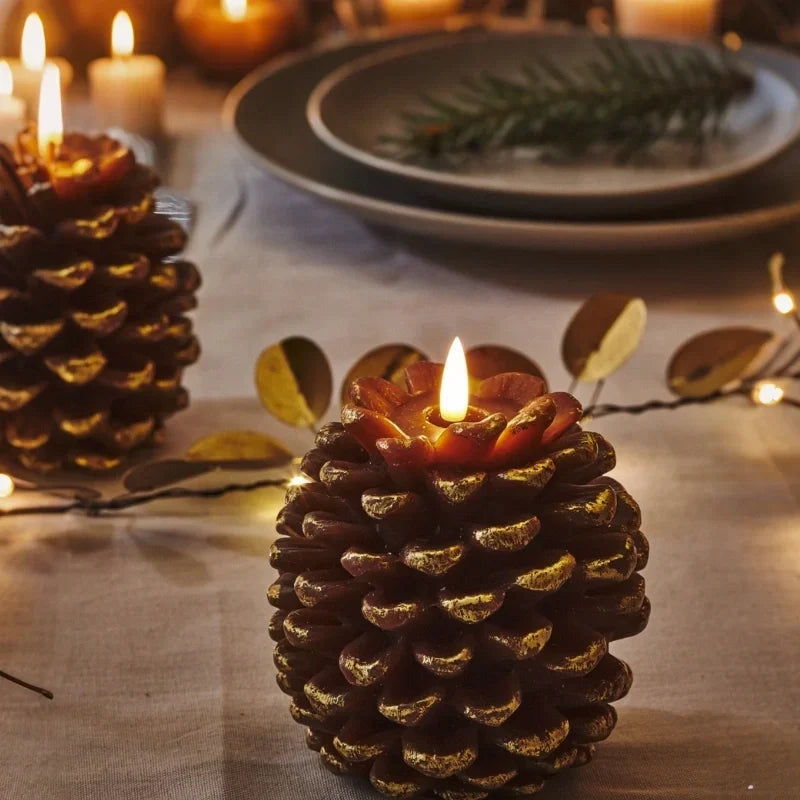 PineGlow - Lumânări decorative fără flacără, în formă de conuri de pin, cu efect de flacără LED