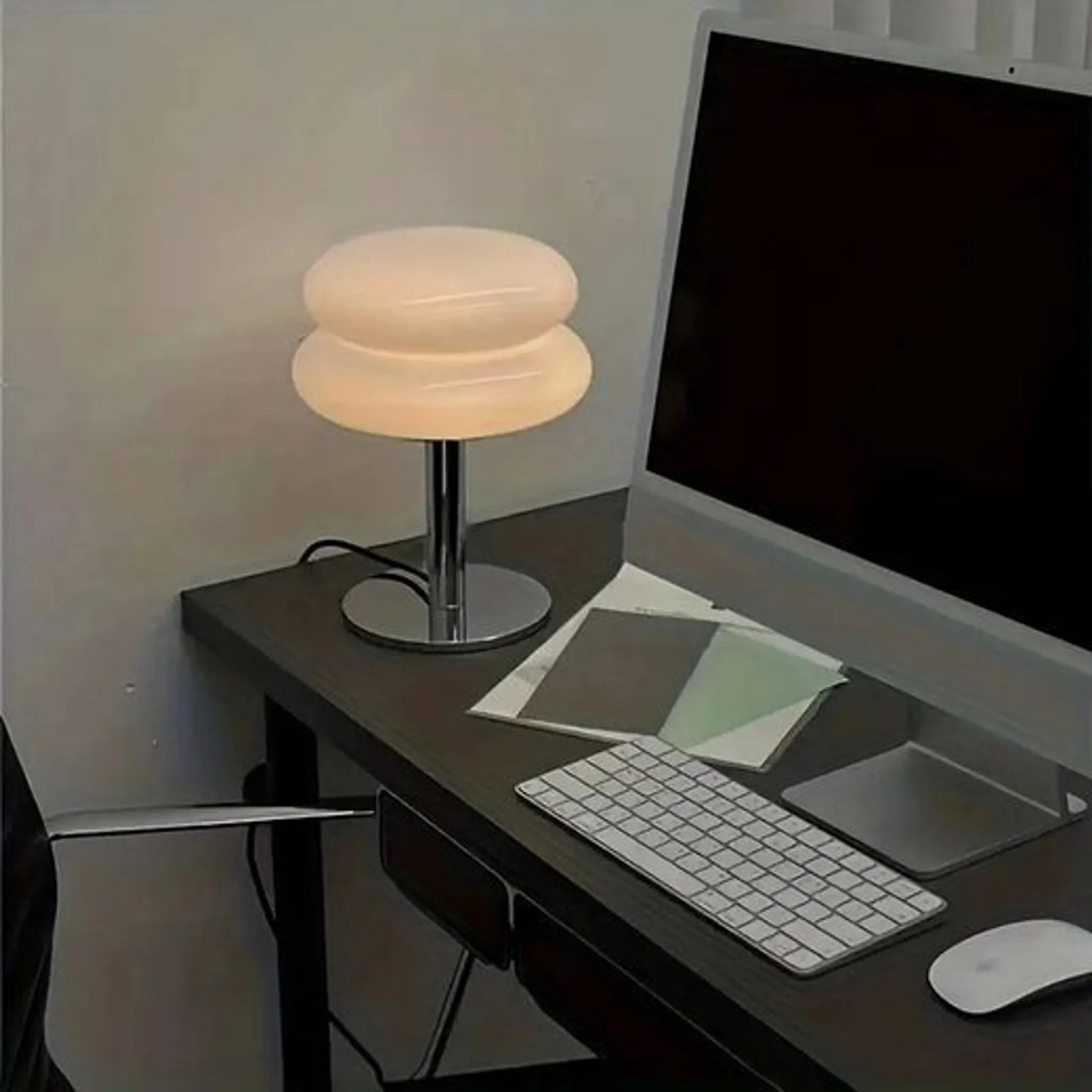 MiraCloud - Retro-inspired table lamp with a soft, cloud-like glow