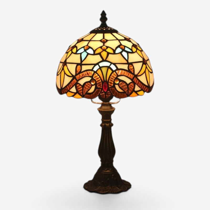 Lumora – stolní lampa ve stylu Tiffany s barevným skleněným stínidlem a dekorativním vzorem