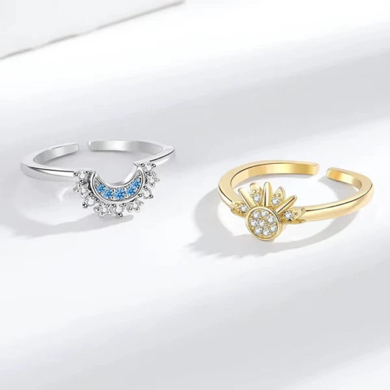 Jasmin – Set di Anelli Regolabili in Metallo per Coppia con Cristalli Sole e Luna