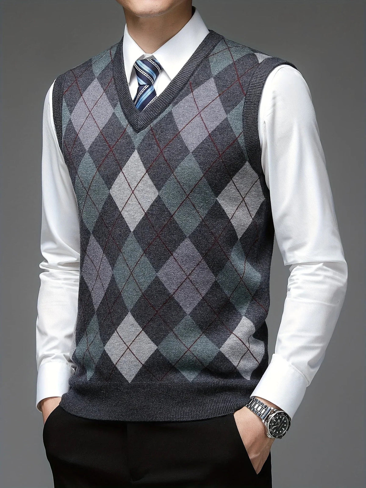 ArgyleVest – Sleeveless V-Neck Knit Pullover with Geometric Argyle Pattern