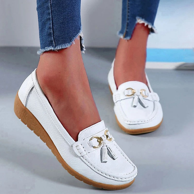 Lydia - Stylish loafers with tassels and stitching
