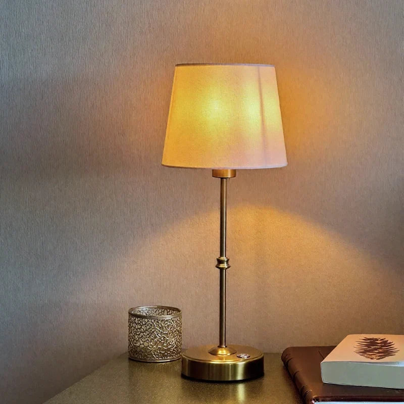 Brushedora - Lampada da tavolo senza fili con base in metallo spazzolato