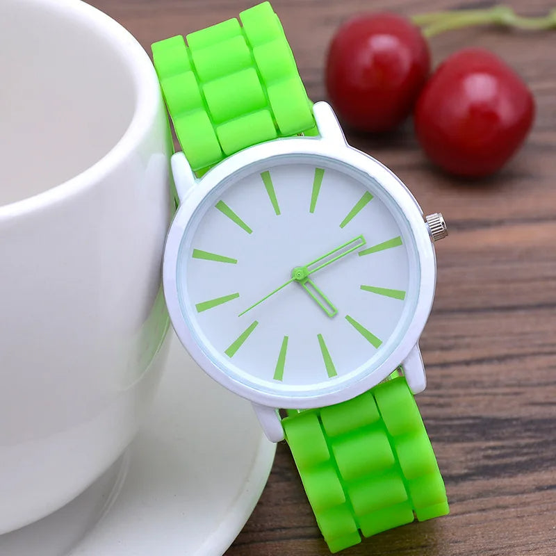 Zara - Modern horloge met minimalistische wijzerplaat en comfortabele band