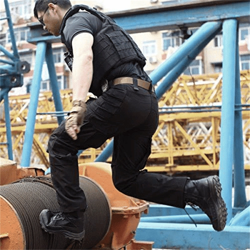 Axel – Pantaloni Tactici Impermeabili cu Maiule Buzunare