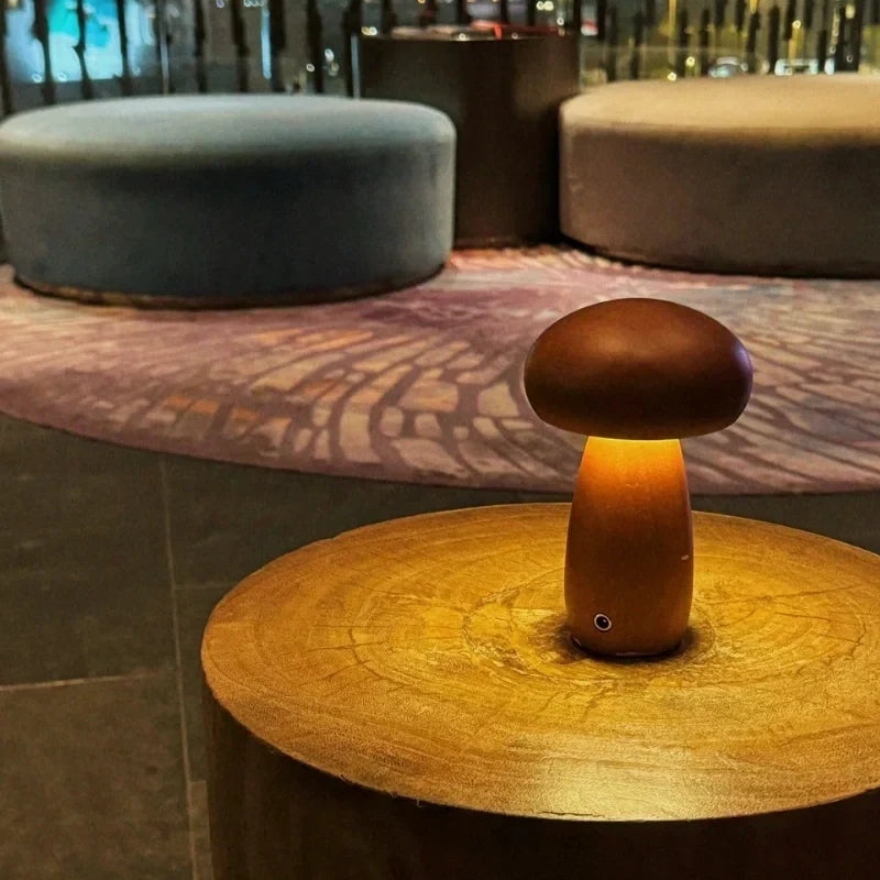 Mushwood - Lámpara de mesa de madera con diseño de seta