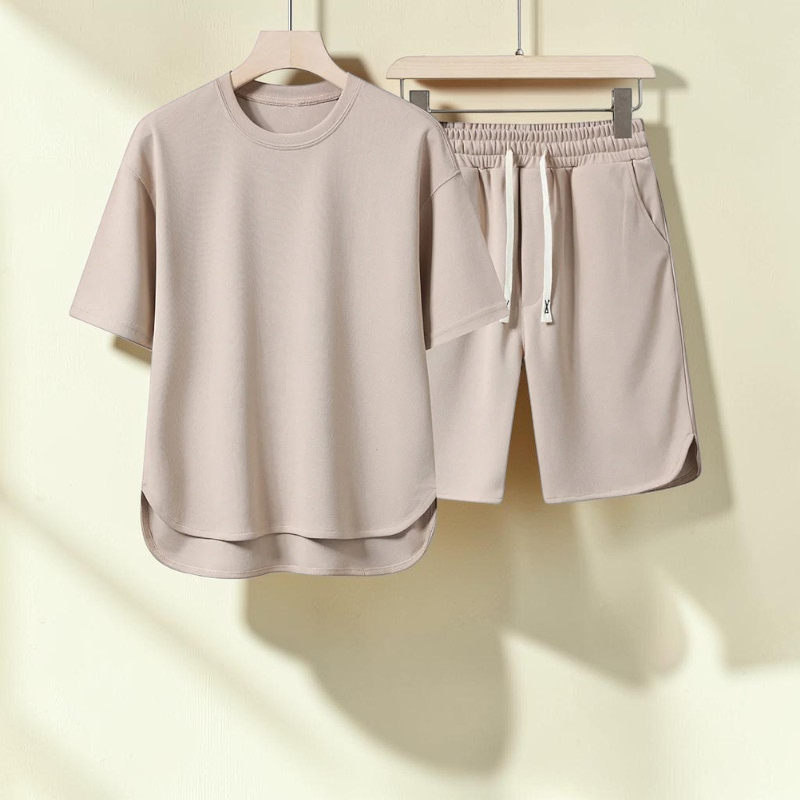 Ensemble t-shirt col rond et short pour homme
