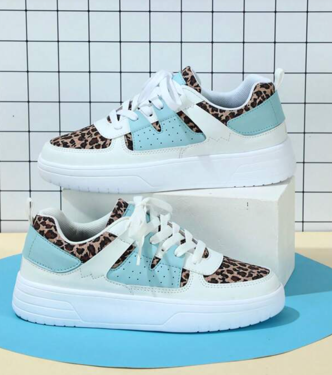Valeen - Lightweight Sneakers with a Cute Pastel Palette