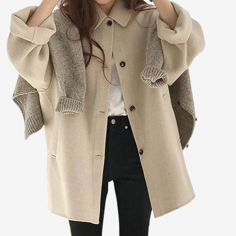 Avelora – Chaqueta larga con cuello vuelto y cierre de botones