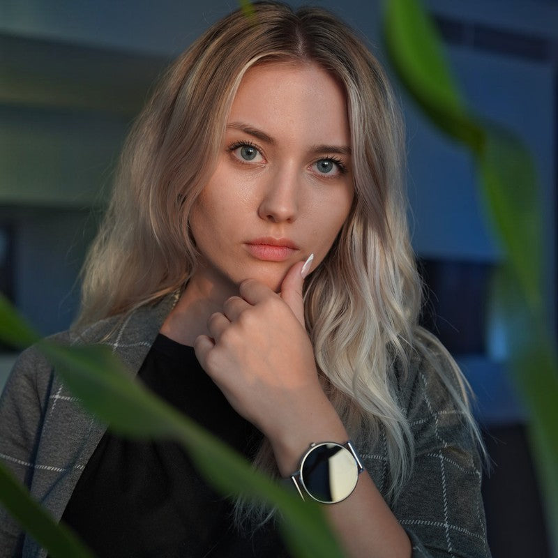 Flora - Smartwatch com design elegante e funcionalidades avançadas
