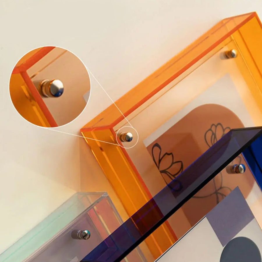 FrameGlow - Classic design frame for family portraits and artwork