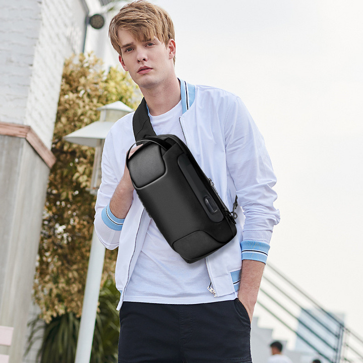 TravelEase - Sac bandoulière sécurisé avec chargeur USB et poches cachées