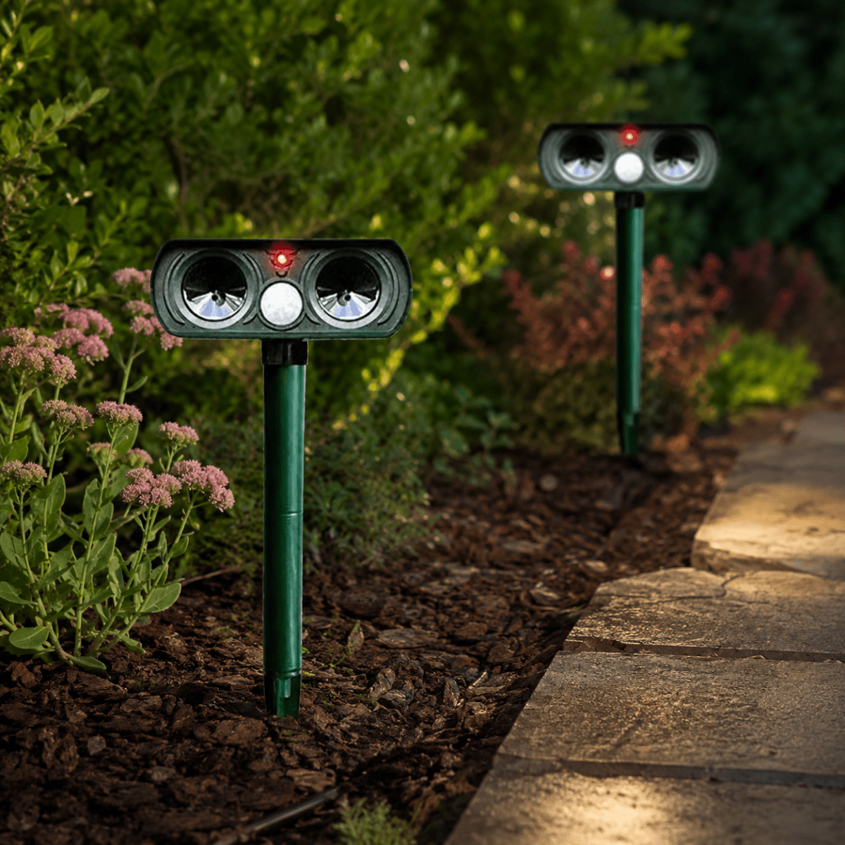 Wildpulse - Dispozitiv ultrasonic de alungare a animalelor din grădină, cu panou solar și detector de mișcare