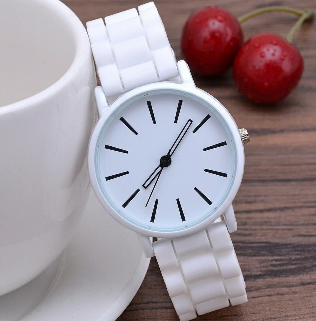 Zara - Reloj moderno con esfera minimalista y correa cómoda