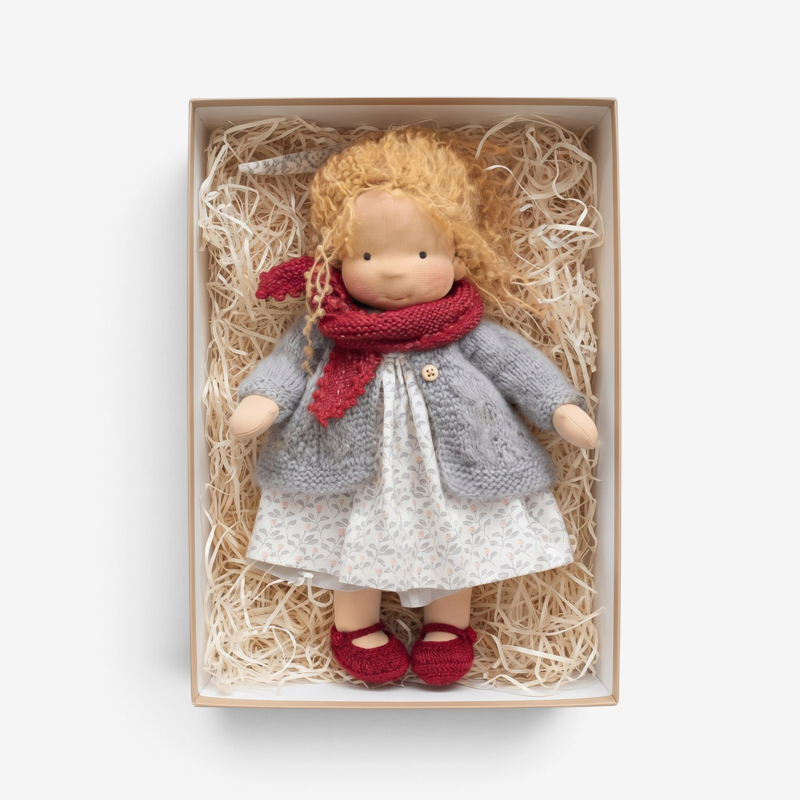 WillowCraft – Păpușă Waldorf lucrată manual, din materiale naturale și moi