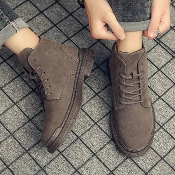 Max - Durable and comfortable shoes with padded support