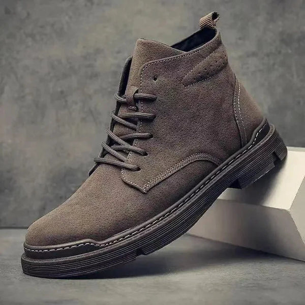 Max - Durable and comfortable shoes with padded support