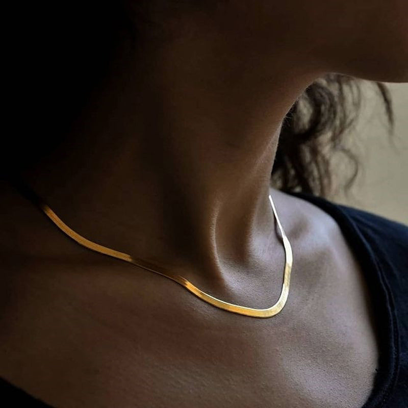 Delilah - Collier ras-du-cou serpent élégant avec charme intemporel