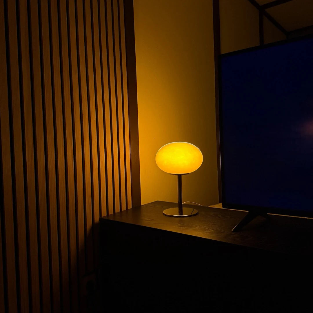 GleamGlow - Lampă de masă modernă cu abajur oval din sticlă și design elegant
