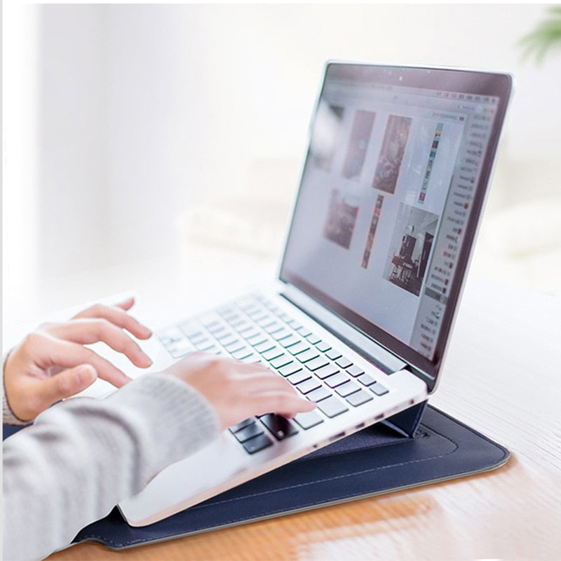 FlexiGuard - Husă multifuncțională pentru laptop cu suport încorporat și sprijin pentru încheietură