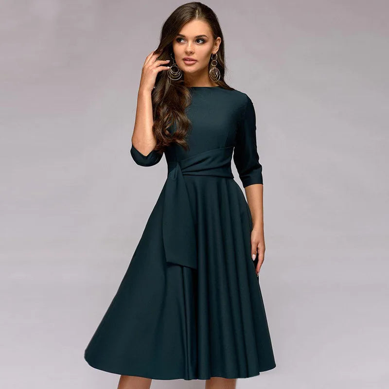 Grace|Elegantní midi šaty s lichotivým střihem a páskem v pase