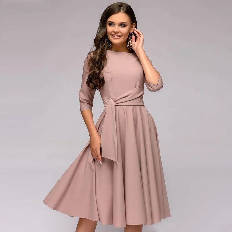 Grace|Elegantní midi šaty s lichotivým střihem a páskem v pase