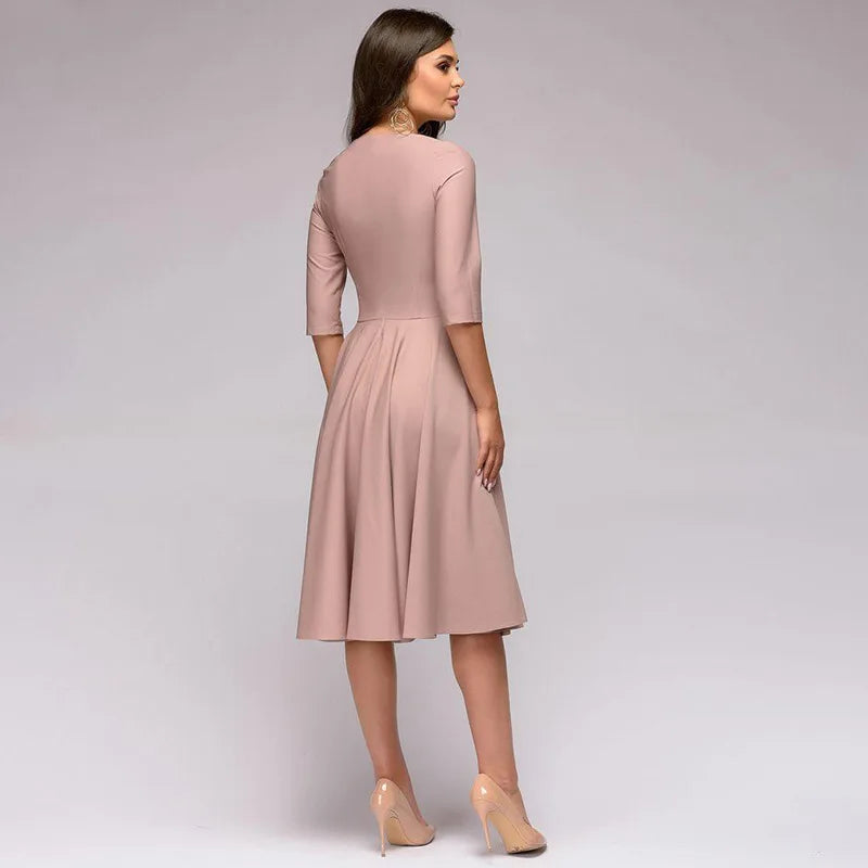 Grace|Elegantní midi šaty s lichotivým střihem a páskem v pase
