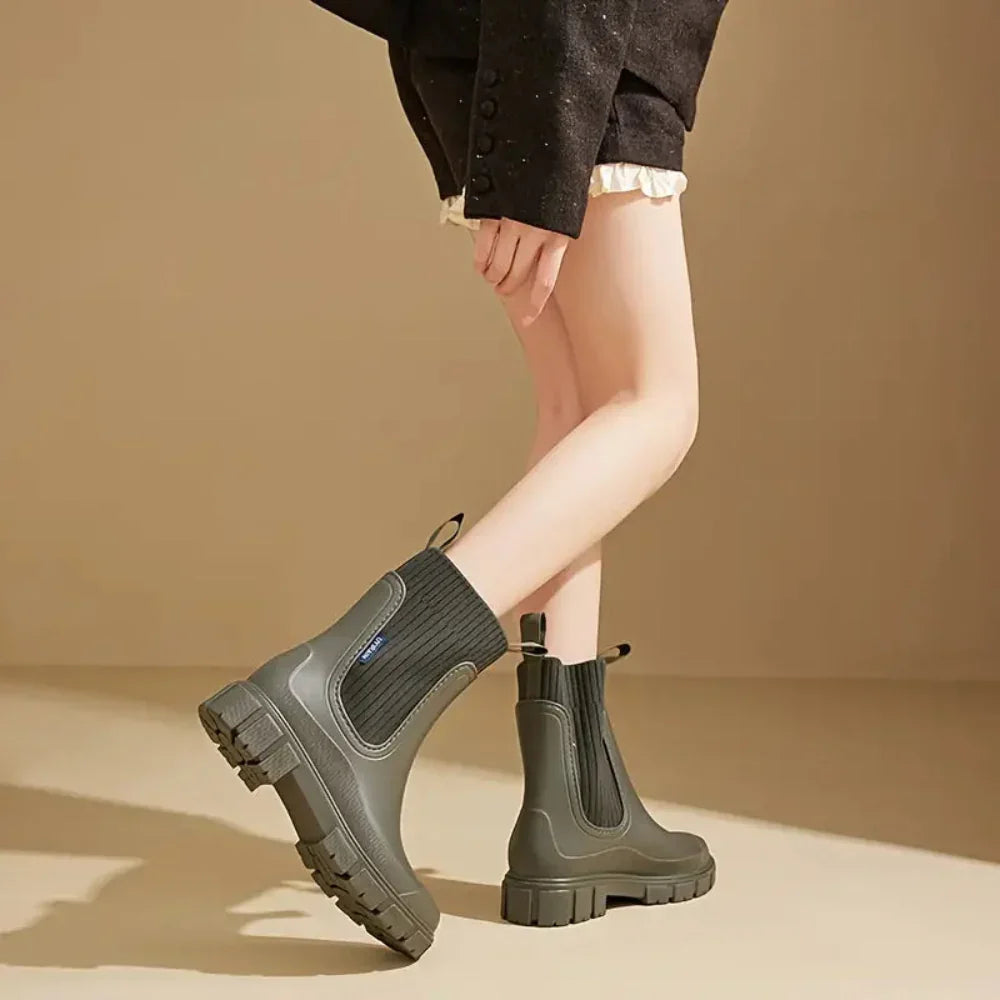 RainVanta - Rain Boots With Elastic Closure And Elevated Heel
