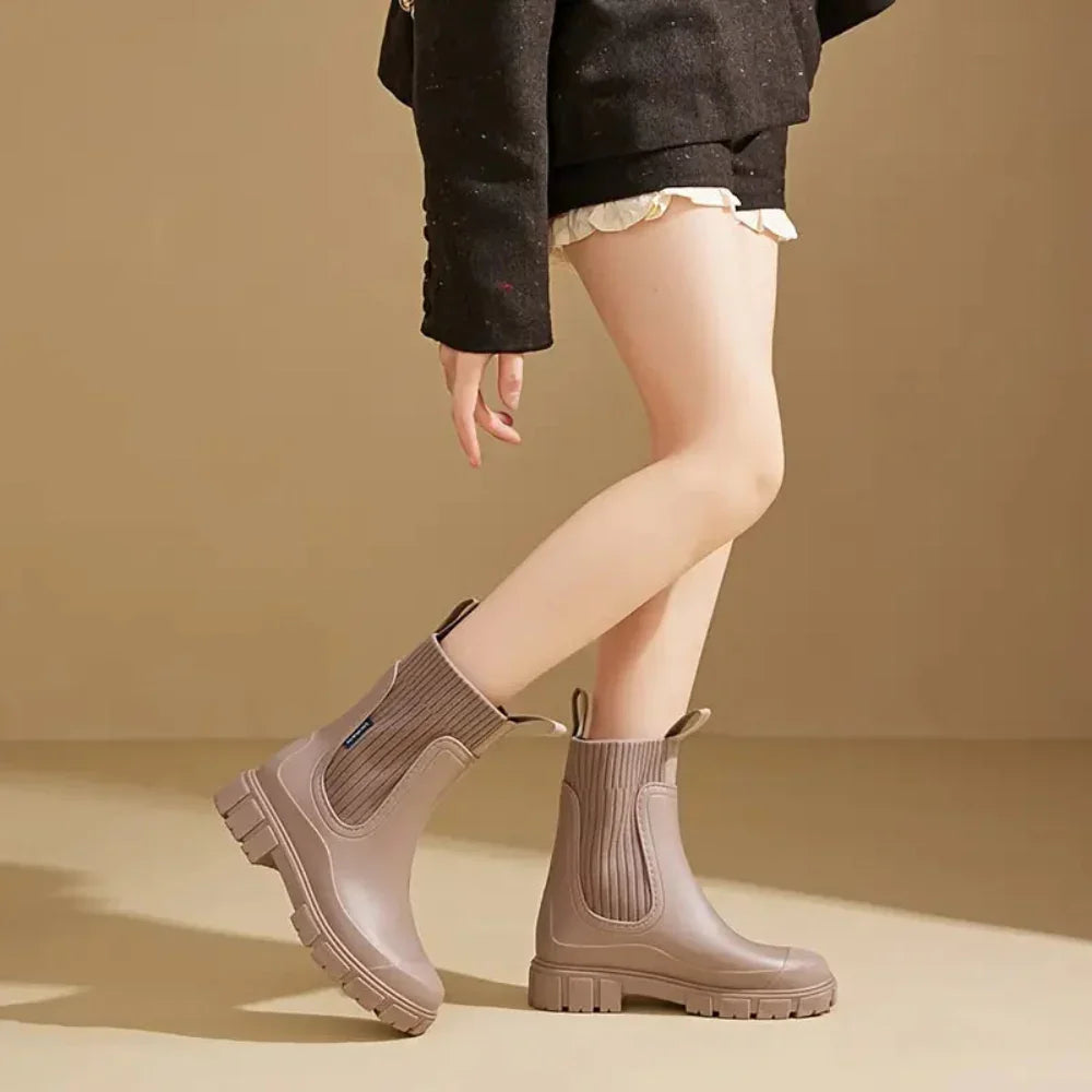 RainVanta - Rain Boots With Elastic Closure And Elevated Heel