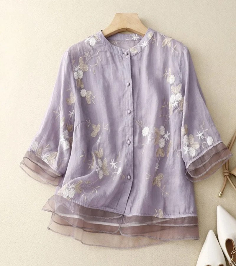 Elise – Classic blouse with round neck, front button closure, and loose fit