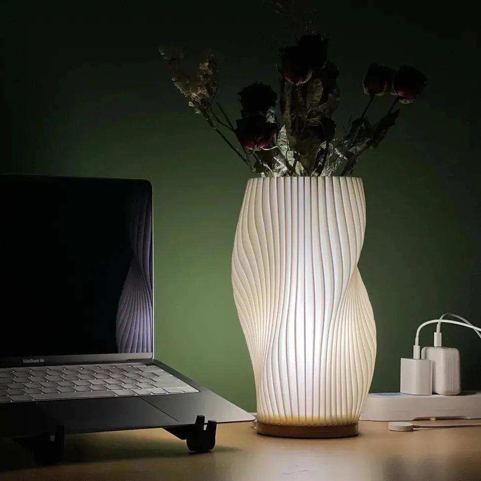 GlowWave – Lampă de masă modernă cu model valuri pentru iluminare ambientală confortabilă