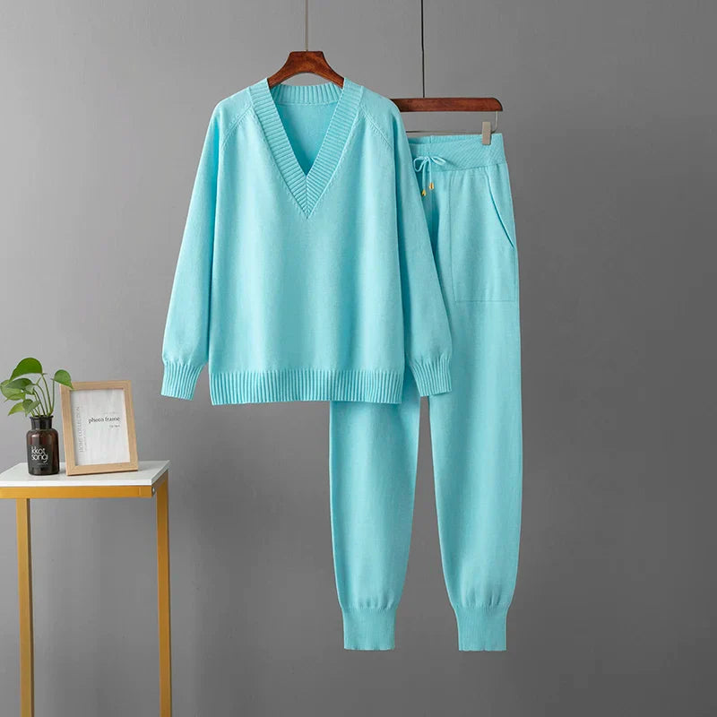 Sofie - Pulover confortabil cu decolteu în V și pantaloni eleganți cu buzunare