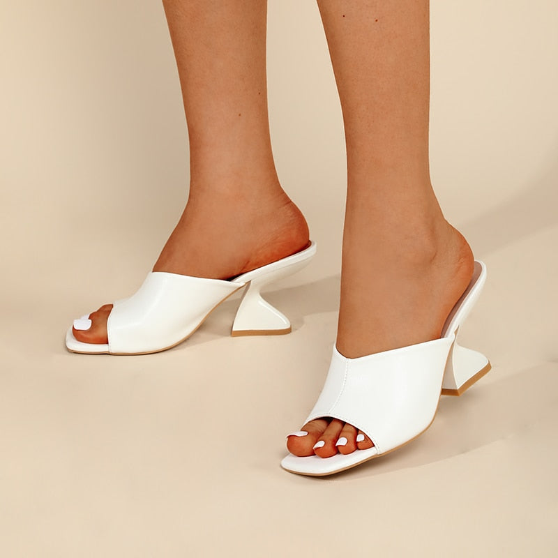 Lara – Modern open-toe heeled mules with sculptural block heel