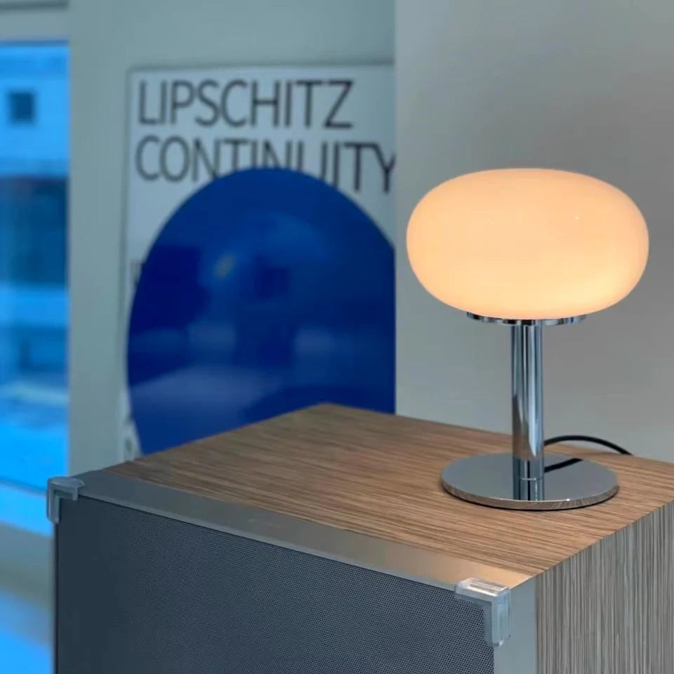 GleamGlow - Lampă de masă modernă cu abajur oval din sticlă și design elegant