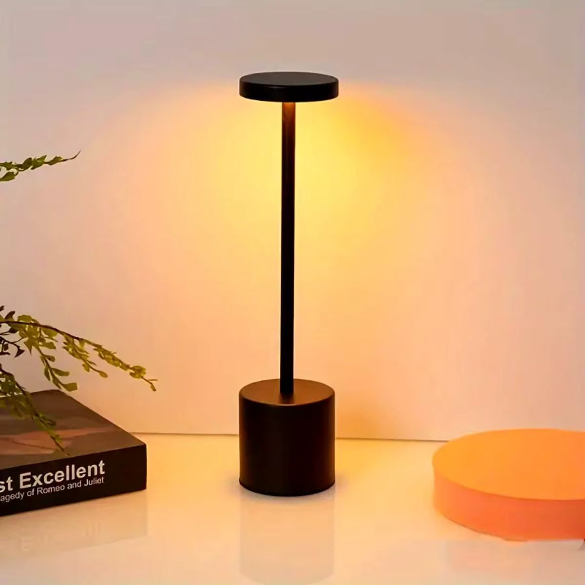 GlowTouch - Lampada da tavolo con controllo touch e base in metallo